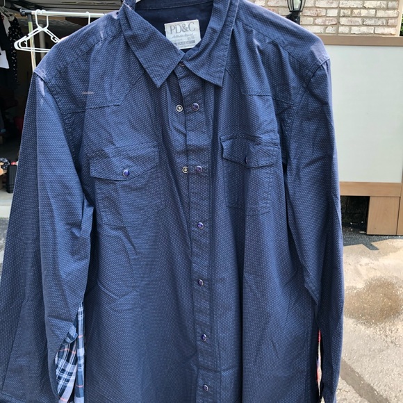 Various button down shirts - Picture 3 of 8